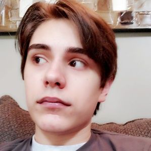 Meet your Posher, Eli